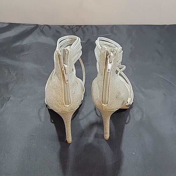 BLUE BY BETSEY JOHNSON WOMEN'S KORA DRESS SANDAL, Silver Glitter - Picture 8 of 16